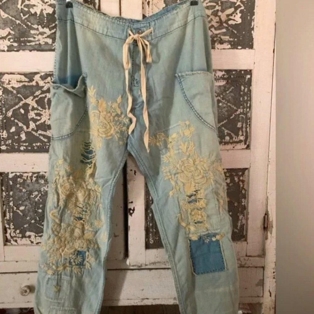 Magnolia Pearl Embroidered O’Keefs